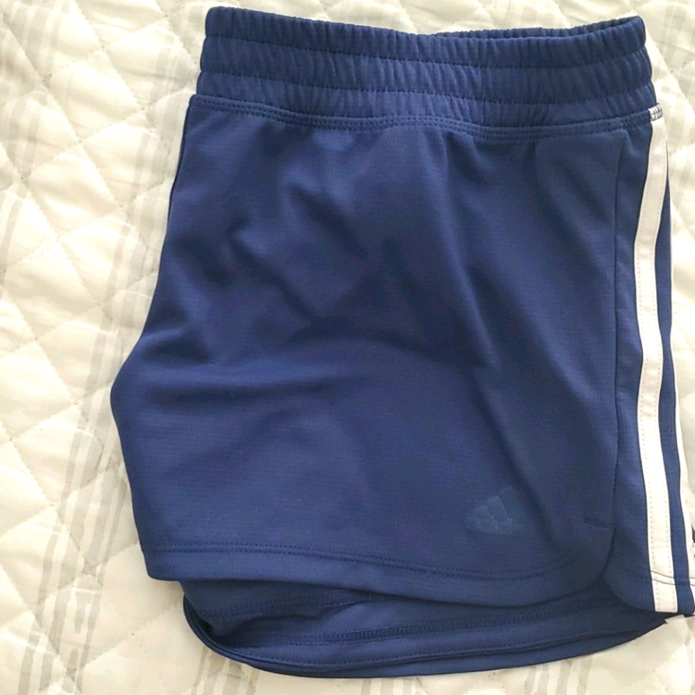 Adidas running 🏃🏿‍♀️ shorts